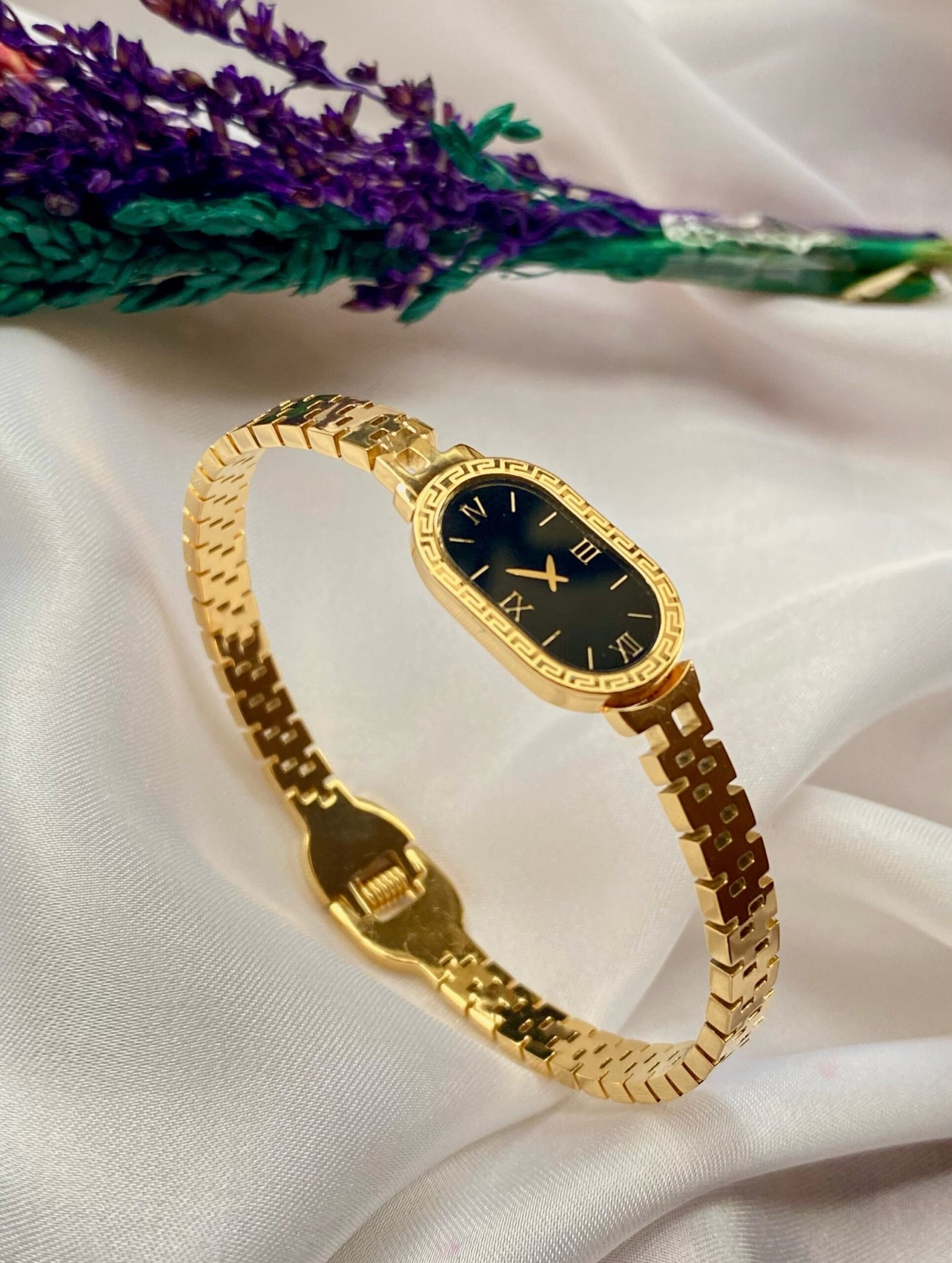 91fa0305-7b88-4e91-9c1d-d0d0c2152396 Watch handcuff - Image 1