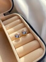 Dainty studs - Image 2