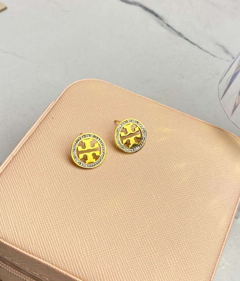 screenshot-40 Tory Burch studs - Image 1