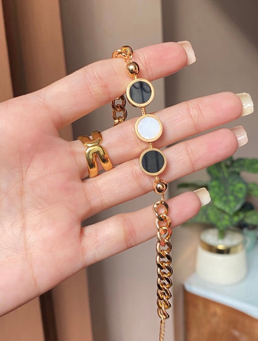 screenshot-64 Triple round rose gold bracelet - Image 1