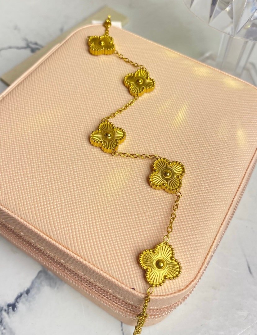 screenshot-67 Golden clover bracelet - Image 1