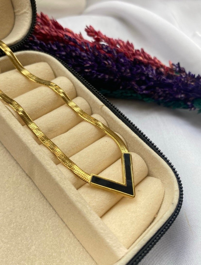 screenshot-93 V snake chain pendant - Image 1