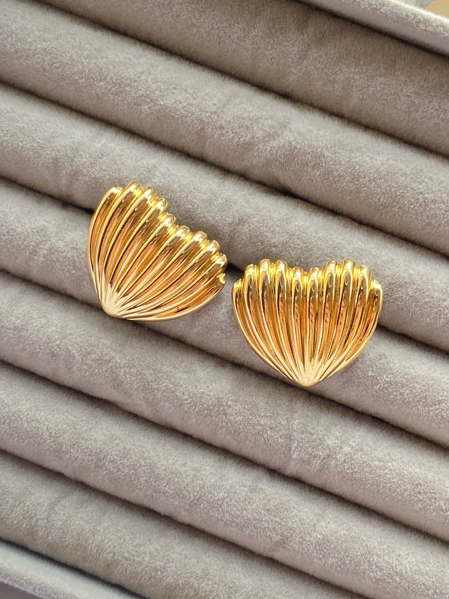 img_8564 Heart earings - Image 1