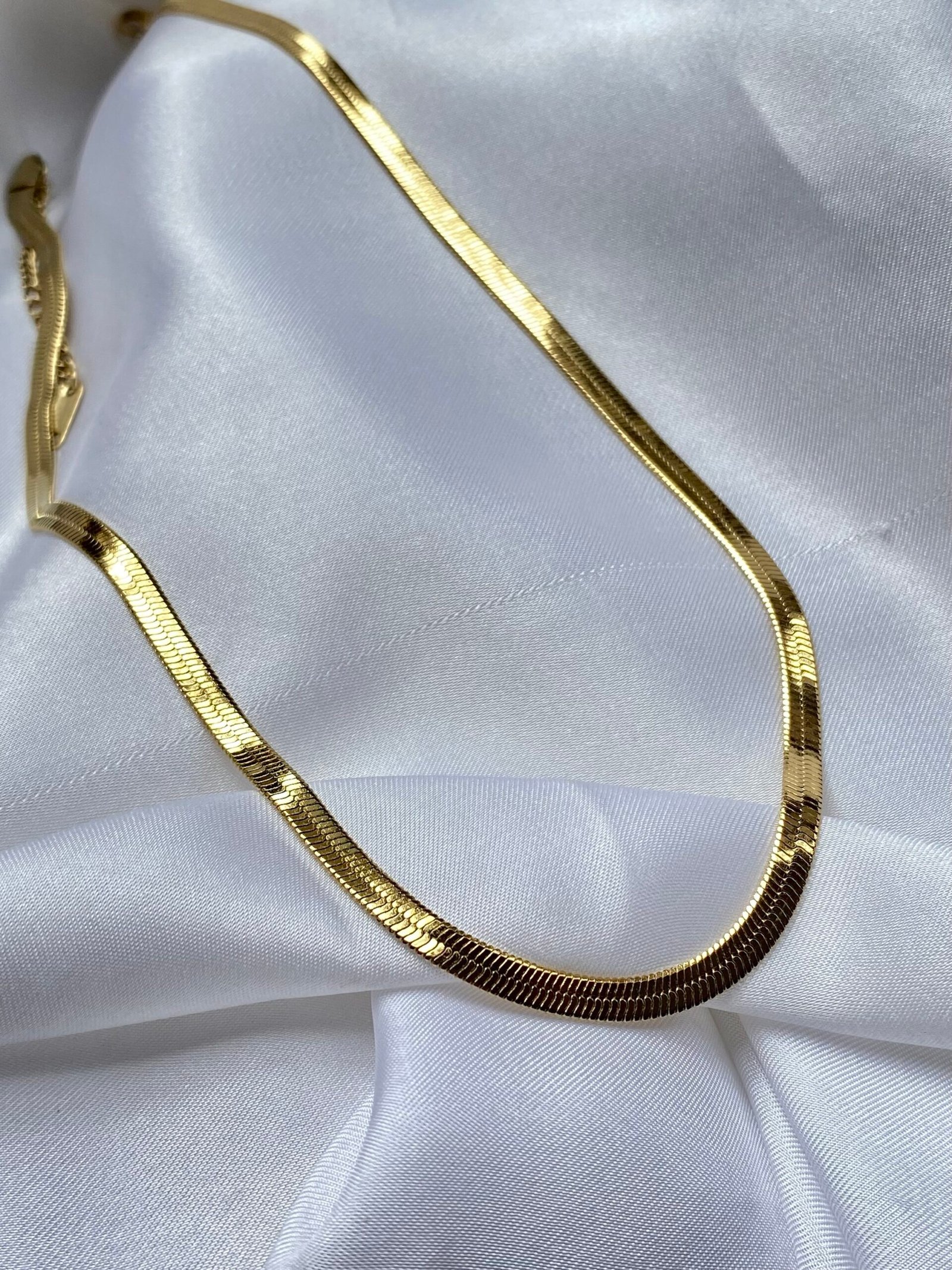 img_9826 Gold thick snake chain - Image 1