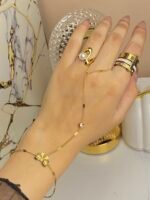Coquette bow handchain